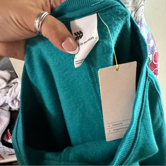 All in Motion Teal Pullover - Picture 4 of 4
